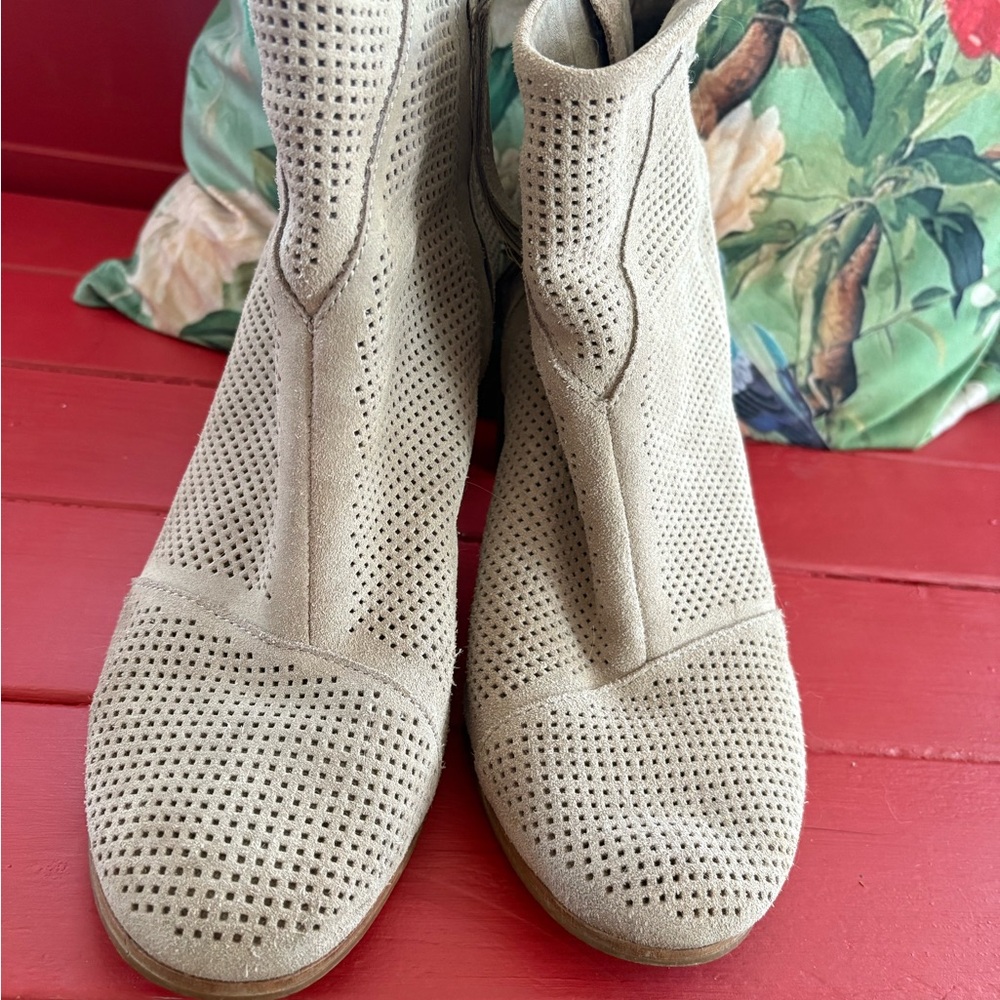 Toms Cream Perforated Ankle Booties